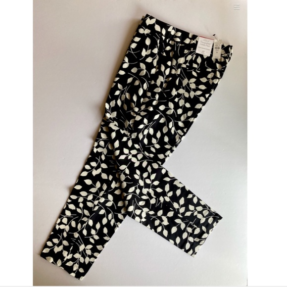 NWT Talbots Hampshire Pants Curvy Fit 8P Ankle Length Black Ivory Leaf Print - Picture 3 of 14